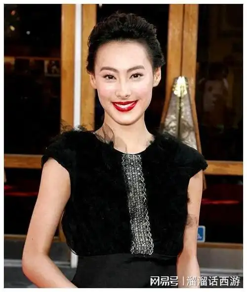 有种"精明"叫梁洛施,给李泽楷生三子,这盘棋"一子不差"