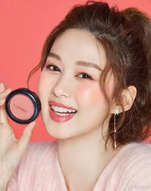 岑丽香减肥前后照片 她瘦了之后好美照片