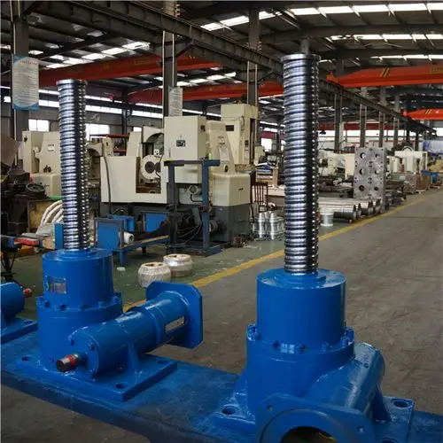 滚珠丝杠升降机需要有专业人员控制(control),使用前做好各项安全巡查