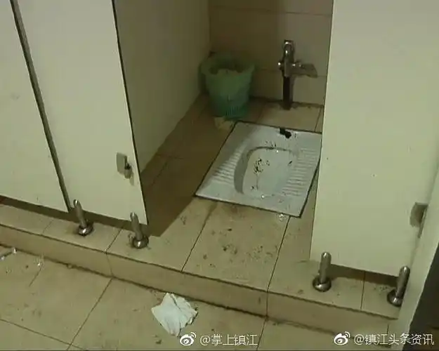 镇江这么高大上的地方,厕所这么恶心