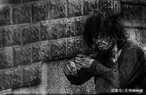 当你穷困潦倒的时候,想一想,有多少人连饭都吃不饱.