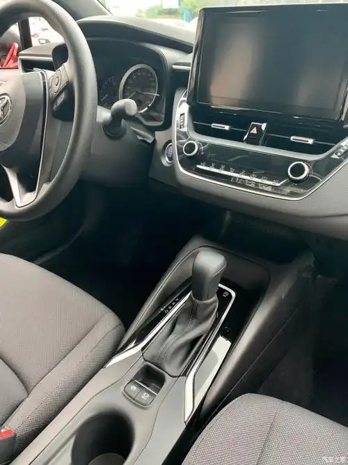 副驾驶的角度拍摄