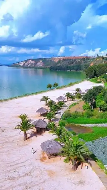 远离城市喧嚣,来昆明滇池边的"小三亚"走走,吹吹滇池风,看看碧水蓝天