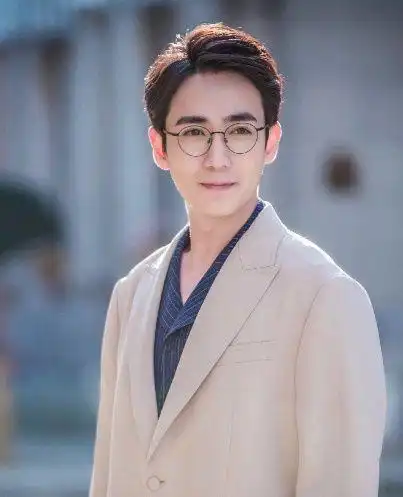 朱一龙,李现,王俊凯,这些爱豆们戴的眼镜,透露的不仅仅是品味