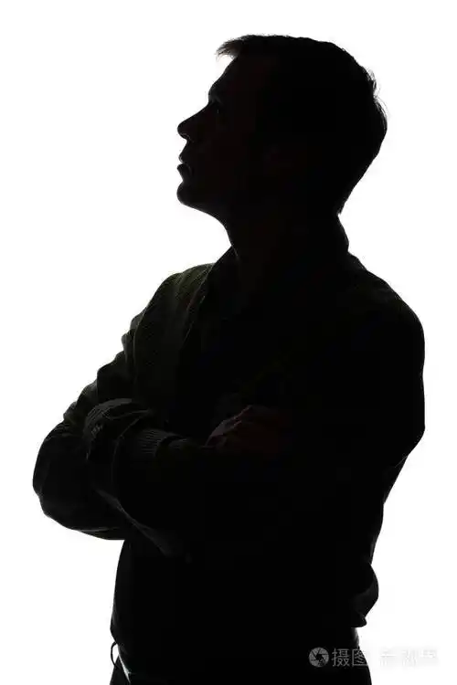 年轻男子侧面肖像