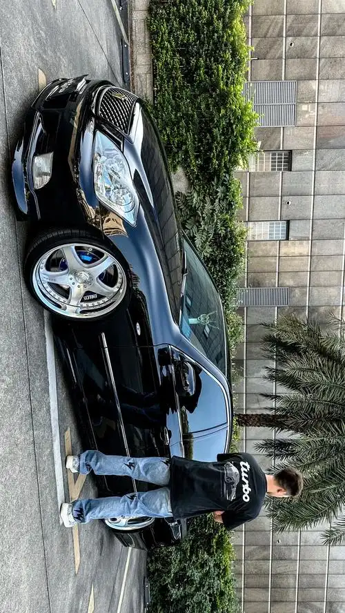 我家不是家财万贯 但是我开皇冠#低趴姿态 #改装车文化 #皇 - 抖音