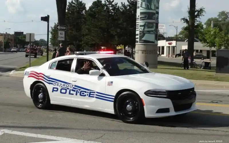 【car parking】密歇根州 底特律警车涂装展示
