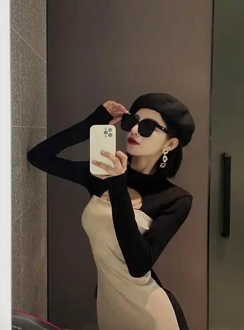 被郝一点带火后,万小七踏足娱乐圈拍网剧,却被嘲讽不像本人_腾讯新闻