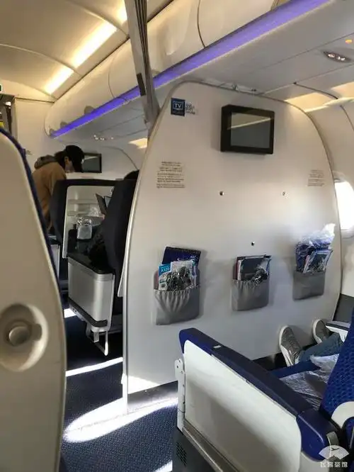 打卡一室一厅的日本全日空头等舱机龄01年的波音77w飞机不多见