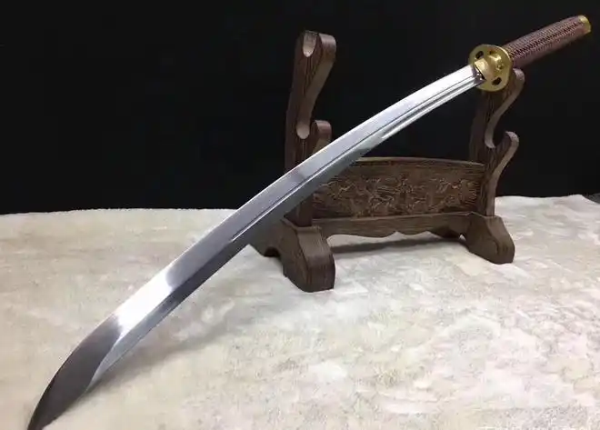 铜装斩马刀高速钢一体锻造原木漆鞘