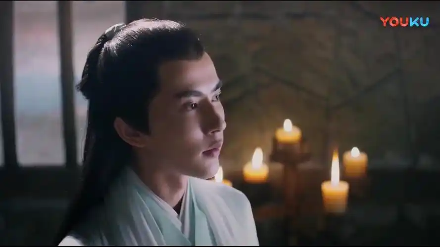 经典影视剧小侠客         白浅醒来第一件事就是惦记墨渊,夜华最