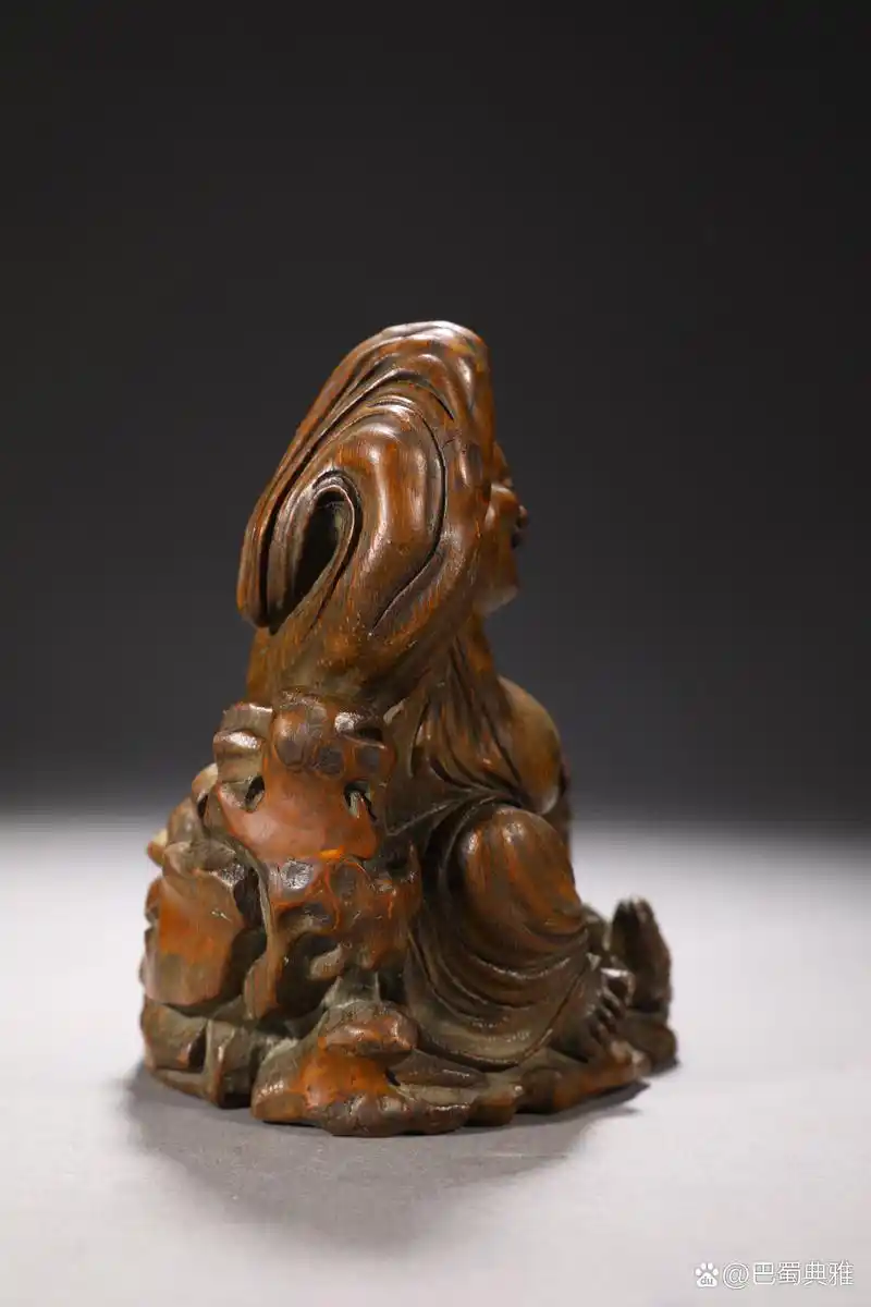 竹雕刘海戏金蟾摆件 尺寸:13.3×10.8×14.5厘米 重310克