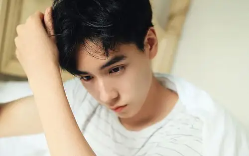 胡一天帅气写真高清图片桌面壁纸