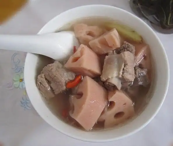 家常莲藕排骨汤