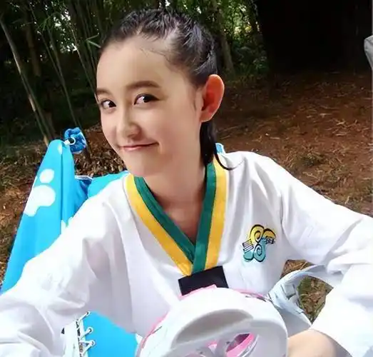 蒋依依税务风波落脚到解约恩怨和家族经营,关晓彤杨紫过渡得很好_事业