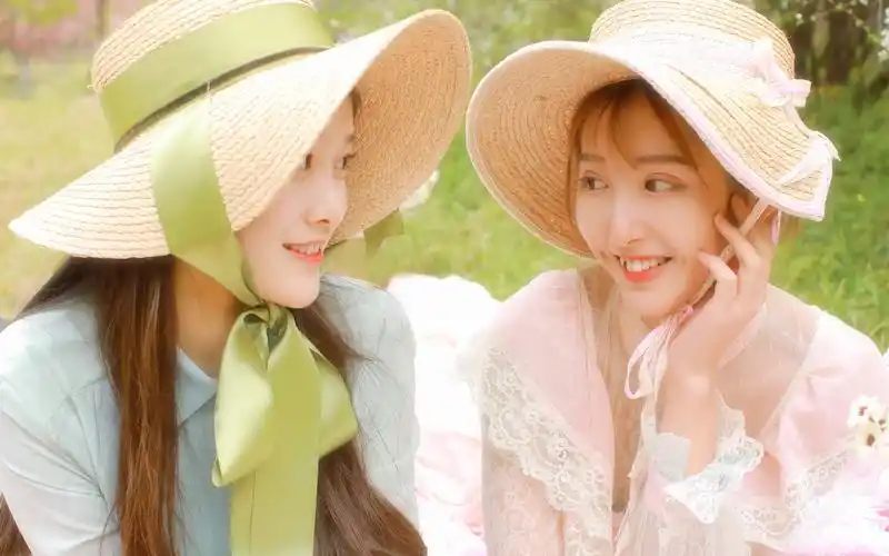 可爱闺蜜清纯治愈系唯美高清桌面壁纸