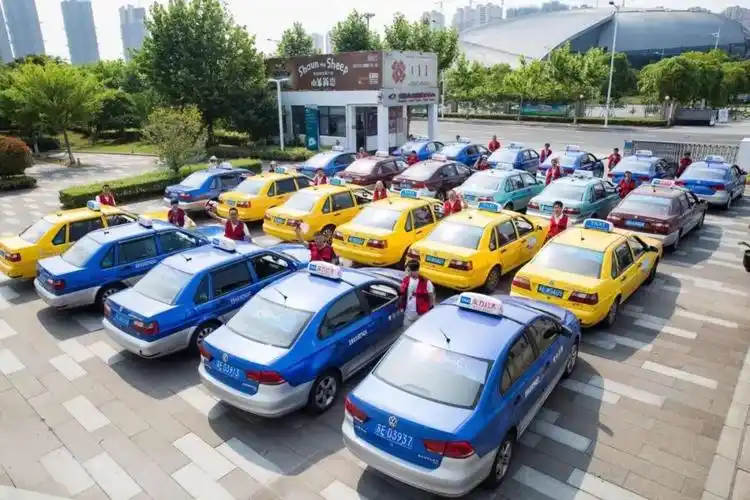 爱心车队助力一举高"粽"!请为常熟考生扩散这条消息