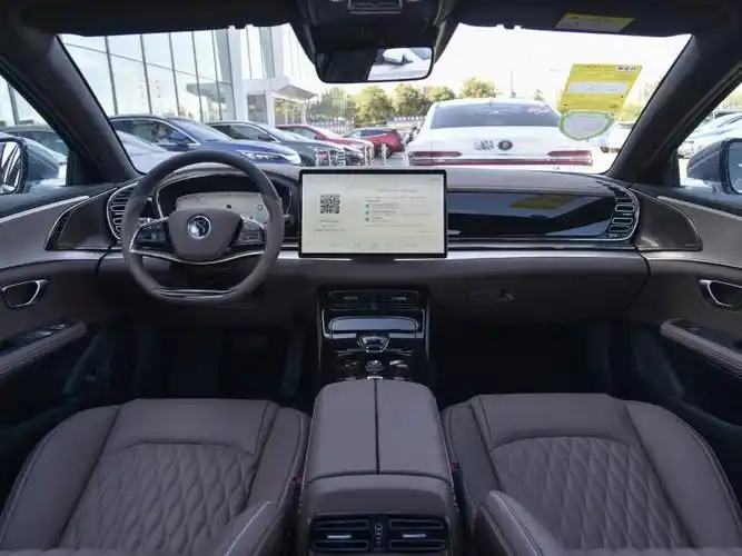 比亚迪 汉 2022款 ev 创世版 715km前驱尊荣型