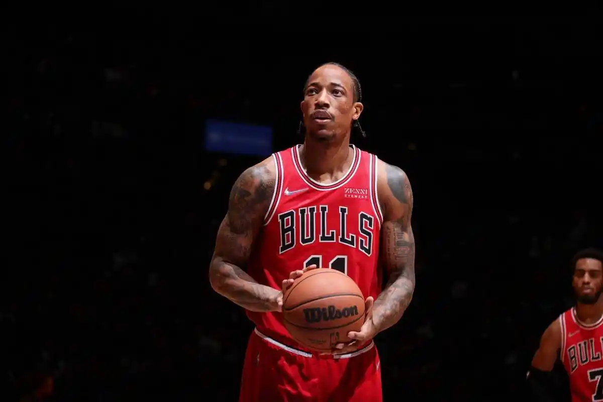 中投王将辅佐詹眉,湖人对拉文兴趣不高