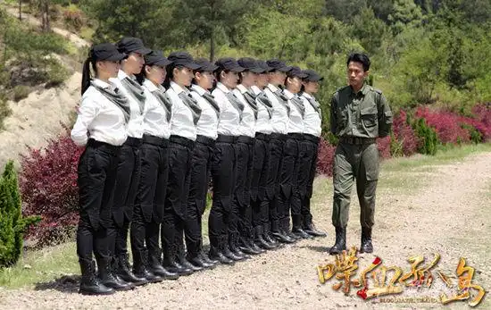 《喋血孤岛》开播 刘恺威婚后荧屏首秀