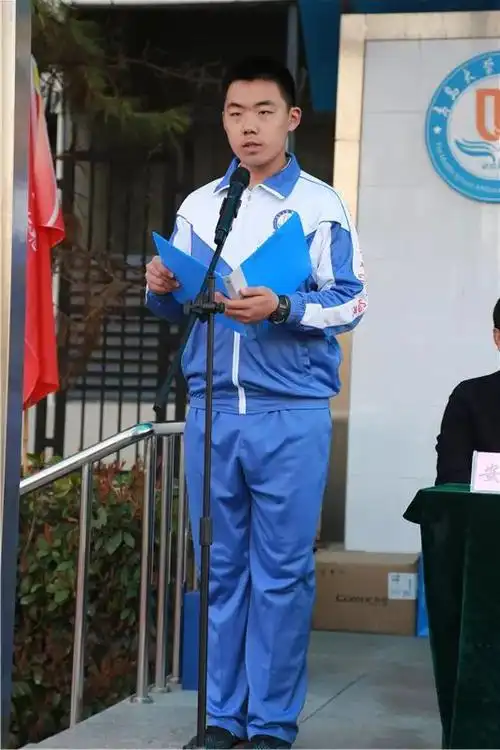 放飞科技梦想创新陪伴成长青大附中第四届创客嘉年华暨第十一届科技节