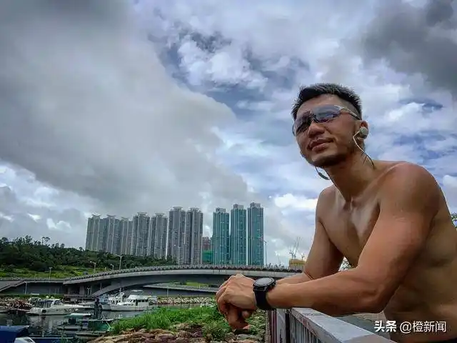 为《使徒行者3》做好准备,袁伟豪赤膊健身晒肌肉