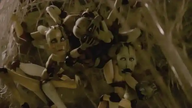 速看电影寂静岭2蜘蛛怪新奇三角头怪物被洗白成贴心暖男