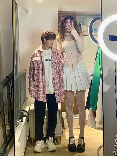 185和165最萌身高差粉色系穿搭