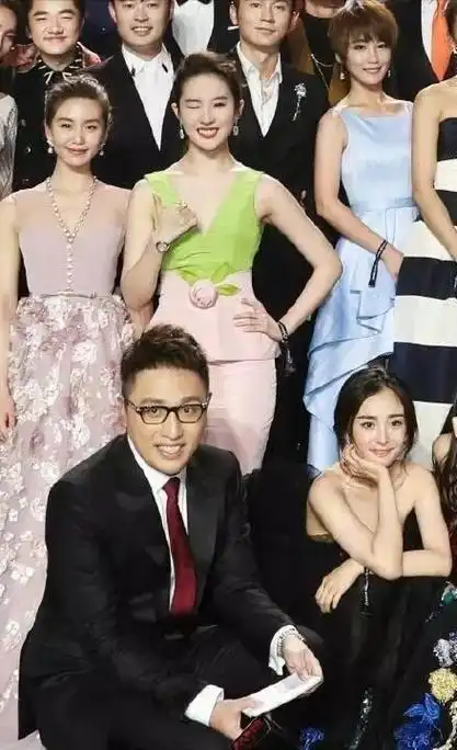 景甜:摆烂后,突然海阔天空