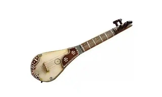 汉文史籍中,有"丹不尔","弹拨尔"和"丹布尔"等译弹布尔的形制古朴,成