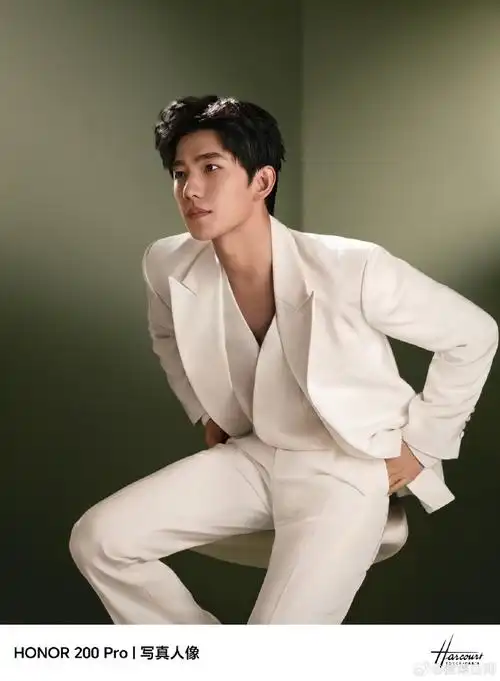 杨洋纯白西装大片##杨洋雅顾光影大片质感