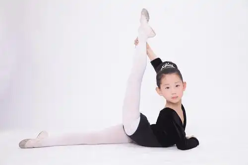 儿童舞蹈基本功动作图