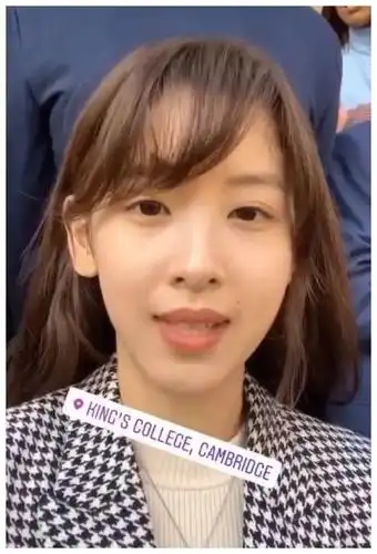 章泽天现真素颜,眼袋好重颜值似普通女人,头发怎么那么稀疏?