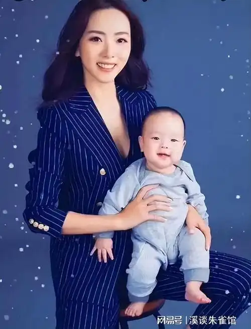 李思思发文告别央视,真因或许有三点原因,网友发文送祝福|董卿|综艺