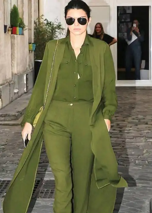 英姿飒爽的军绿色秋季出街更拉风