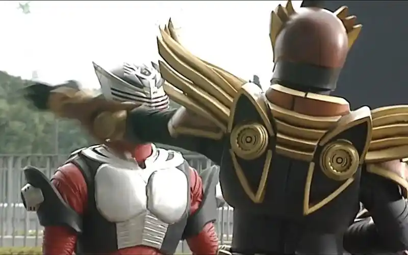 假面骑士龙骑 龙骑振奋人心的发言 奥丁奖励众骑士巴掌降临