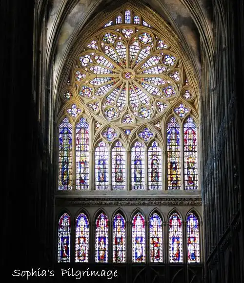 【我走过的地方】法国,梅斯大教堂内惊艳的彩色玻璃——hello_sophia