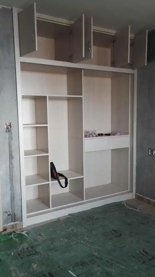 图片五:免漆板衣柜