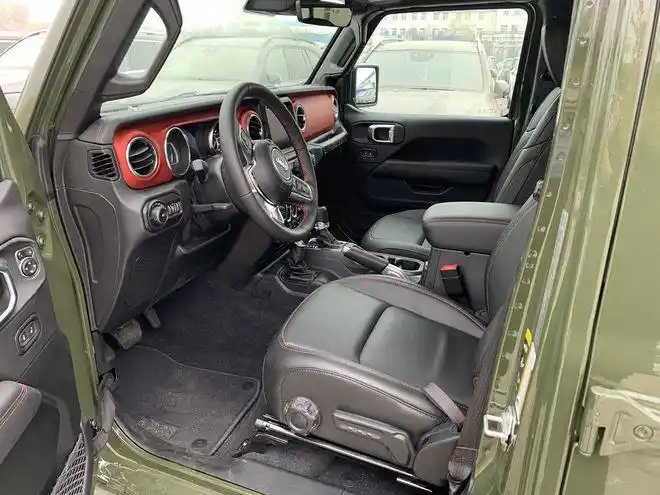 21款吉普牧马人卢比肯罗宾汉越野车