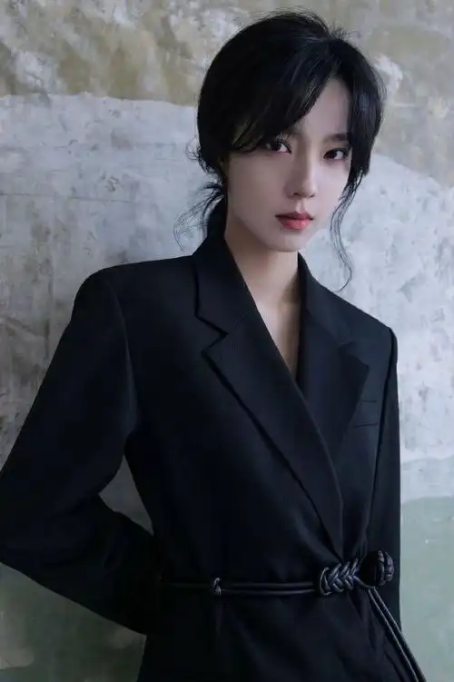 庄达菲英气低马尾大片##庄达菲冷脸千金