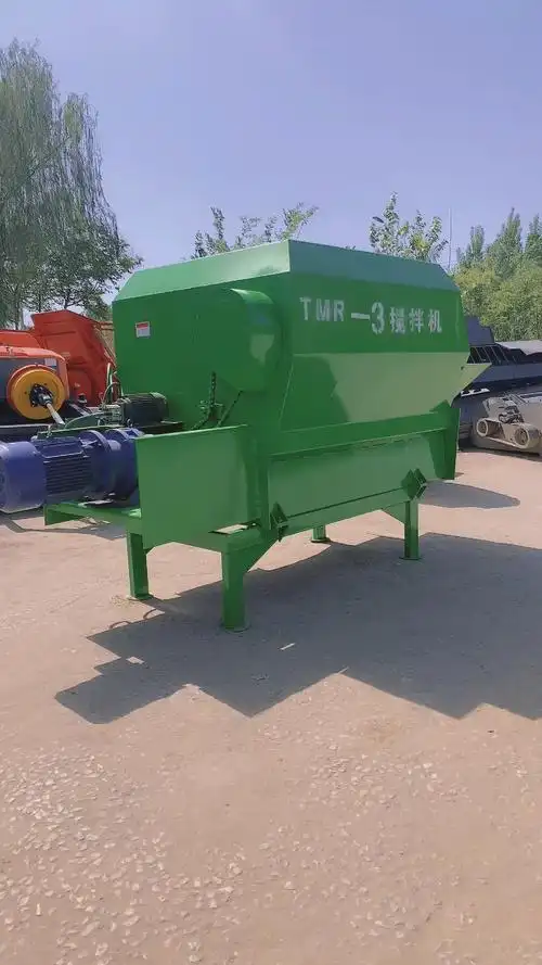 牛羊养殖tmr全日梁饲料搅拌机