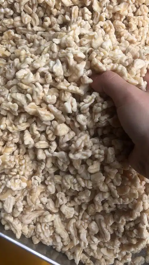 核桃仁去皮机三路碎仁核桃仁去皮效果去皮率达98厂里长年备有样机欢迎