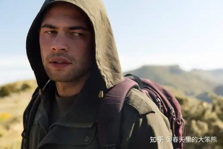 有没有姐妹有速度与激情9多姆年轻时候扮演者温尼·贝内特的照片简介?