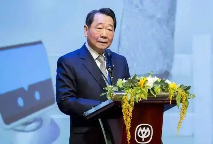 不是所有的富二代都能成为谢国民泰国首富的商业传奇超励志