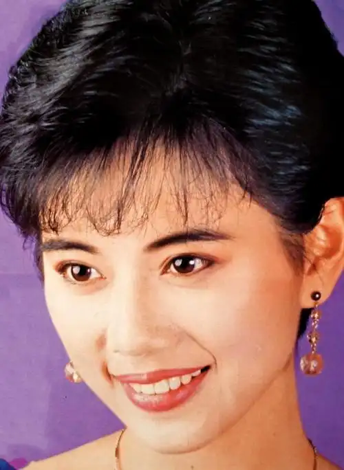 回顾48岁陈松伶初出道靓样,清纯美貌尽展现!