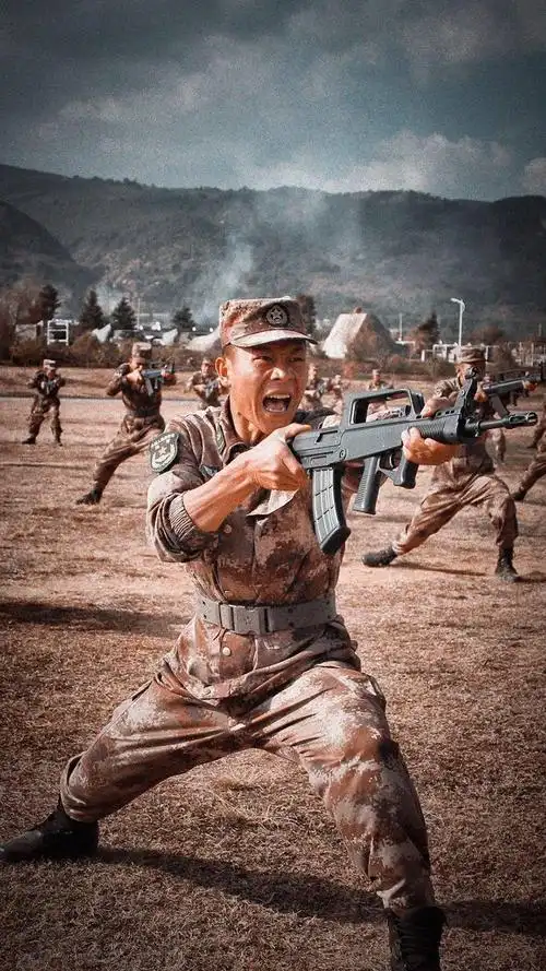 镜头下120张老兵面孔致敬军旅青春