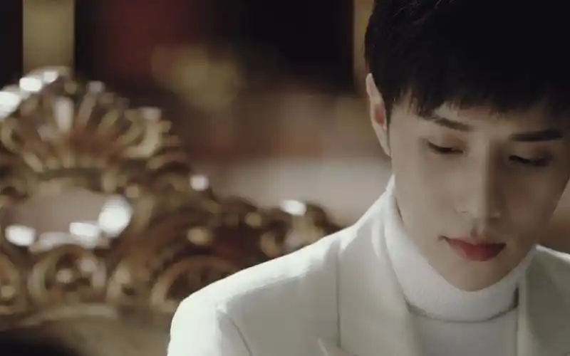 展君白 :玉堂春,你的仇,我报了.-一则小脑洞 ,非原剧情.- 恨君不似江