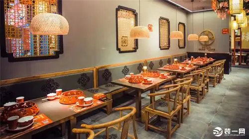 蛙三泡椒牛蛙主题餐厅装修