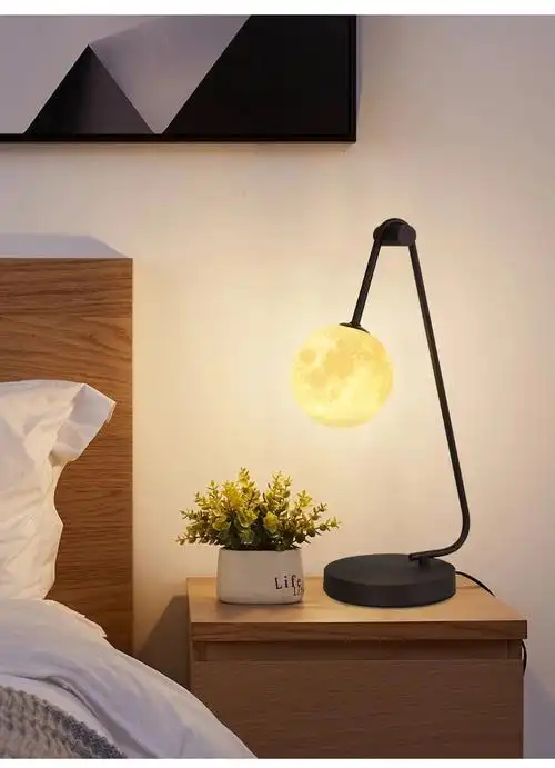 现代简约卧室台灯客厅床头礼品装饰灯房间月球温馨led月球创意灯