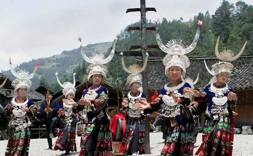 苗族历史上空前绝后的灾难,十多年时间人口减少七成_苗民_民族_湘西